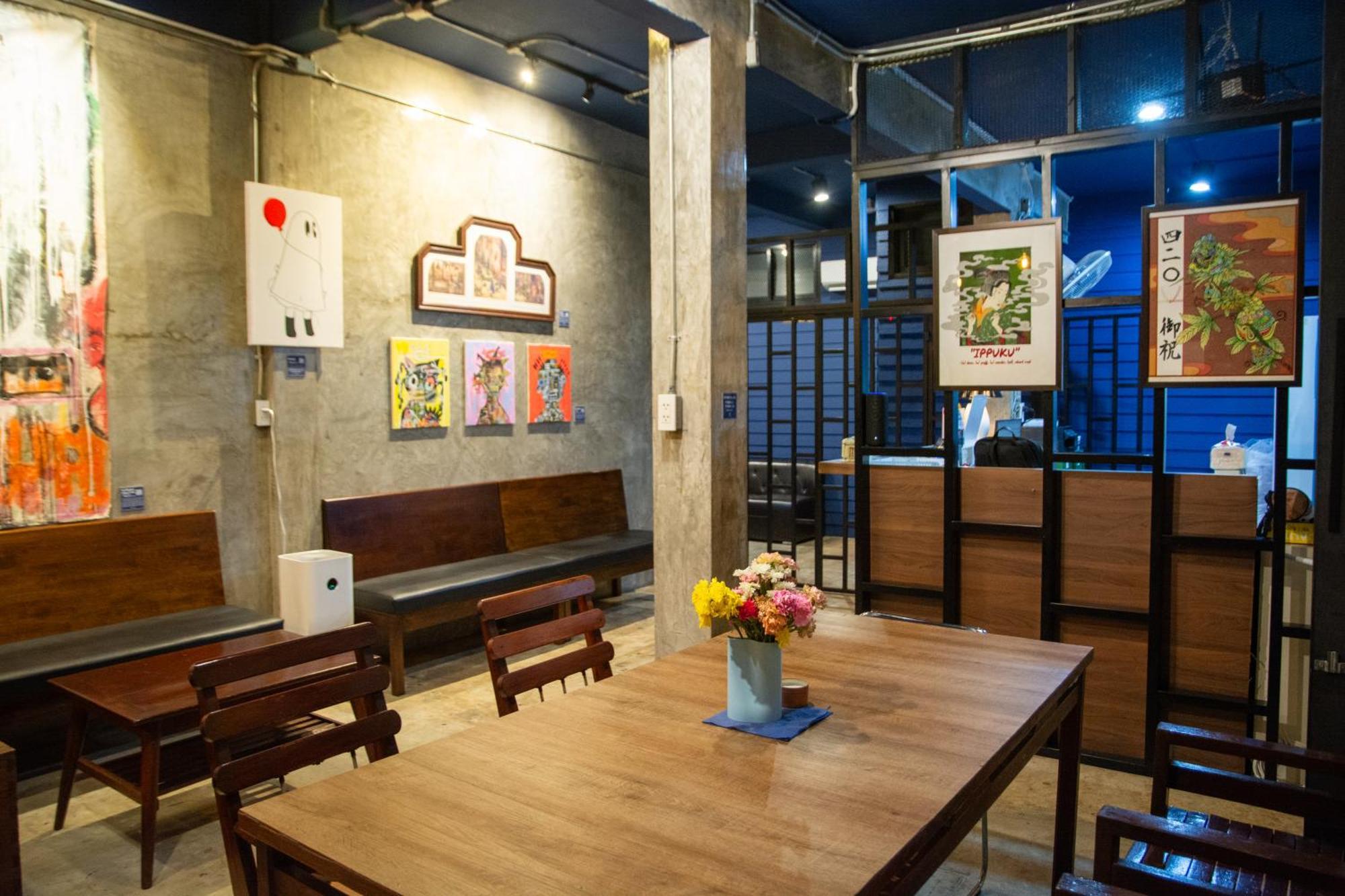 Area81 Hideout Hostel Bangkok Dış mekan fotoğraf