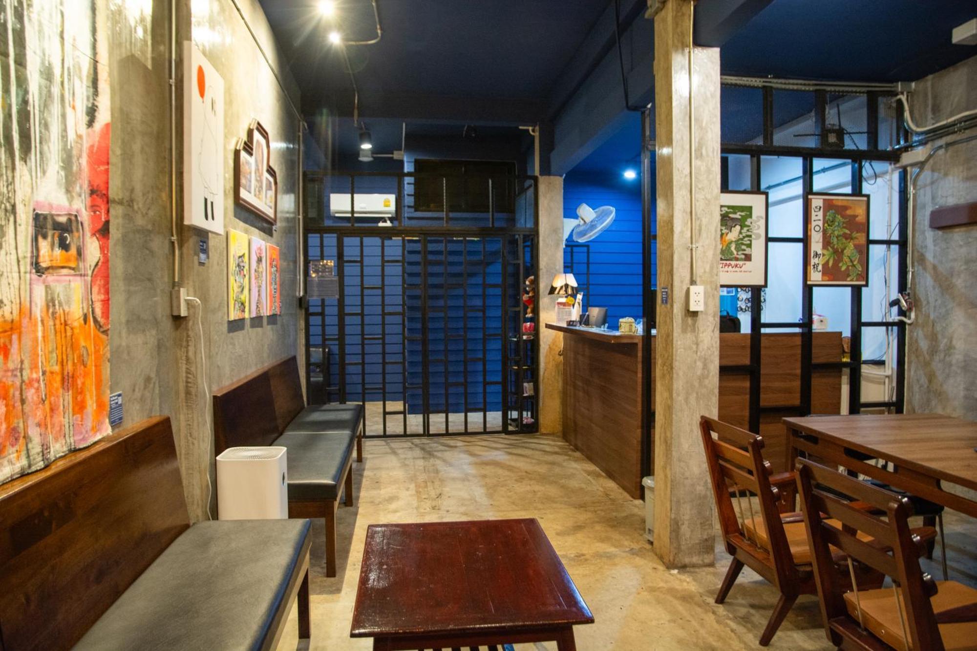 Area81 Hideout Hostel Bangkok Dış mekan fotoğraf